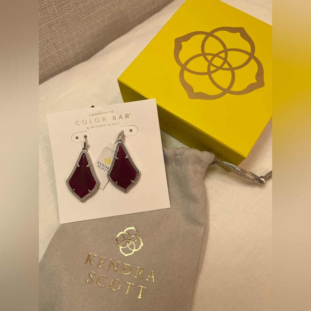 NWT Kendra Scott Earrings